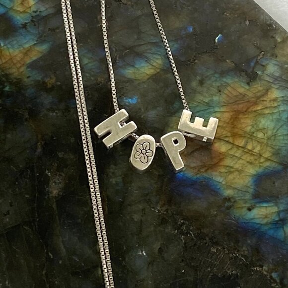 Sterling Silver 925 Dainty "HOPE" Nameplate Pendant Necklace 18.75" Box Chain - Picture 7 of 16